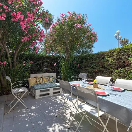 Promenade Des 2 Bdr Large Terrace