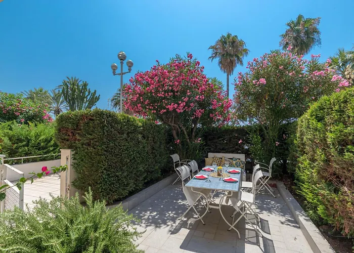 Promenade Des 2 Bdr Large Terrace アパート